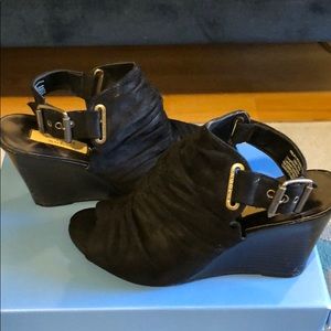 Simply Vera-Black suede like wedge heels